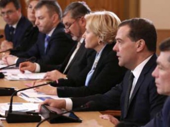 Медведев предупредил о грядущем росте цен на лекарства на 20%